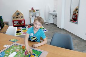 Junge beim Spielen - Praxis für Logopädie - Ilma Koop